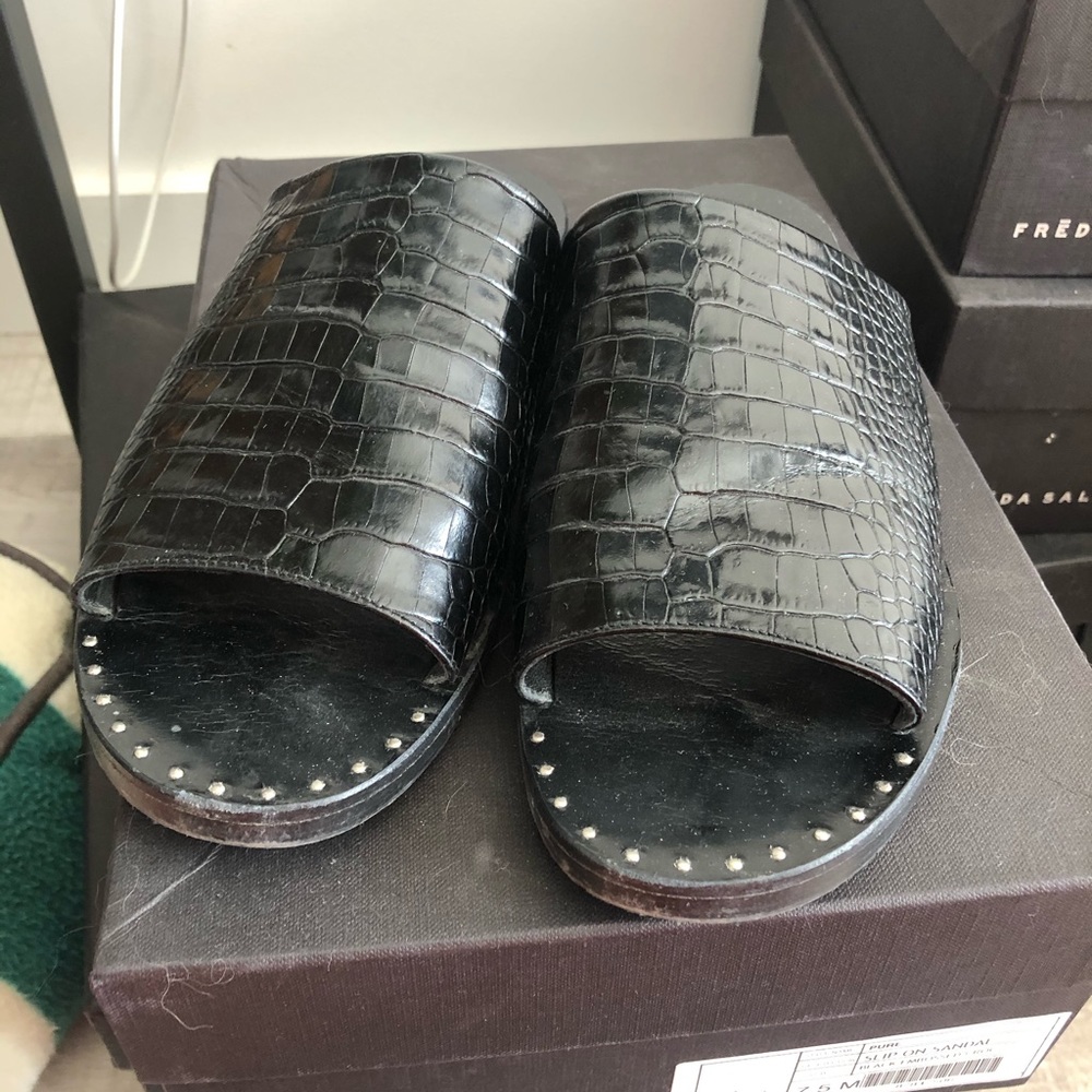 Leather sandal